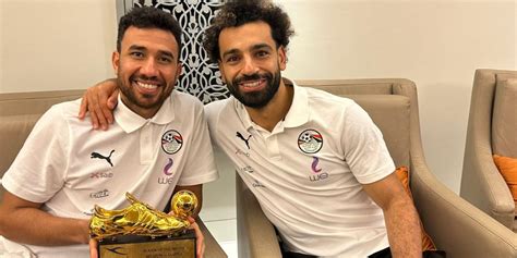 بعد فوز الفراعنة محمد صلاح يهدي جائزة أفضل لاعب في ودية مصر وبلجيكا