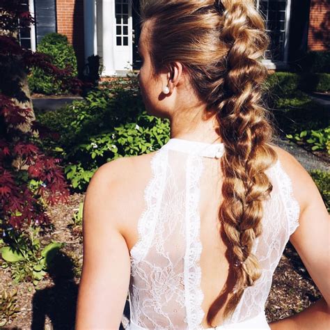 10 Cute, Cool, Messy & Elegant Hairstyles for Prom Looks You'll Love ...