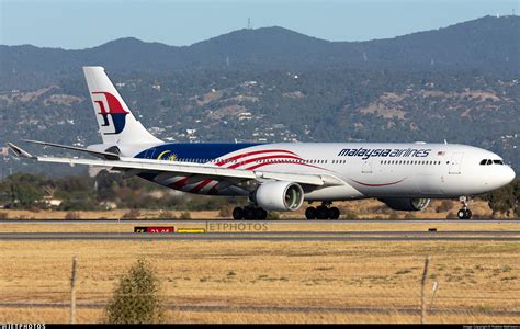 9M MTN Airbus A330 323 Malaysia Airlines Robbie Mathieson JetPhotos