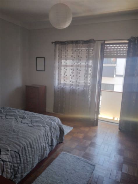 Quarto Para Arrendar A Menina Estudante Ou Professora Rio Tinto Olx