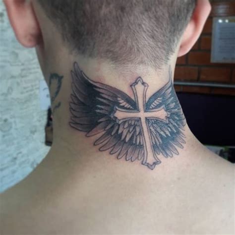 Tatuagem Na Nuca Asas Com Cruz