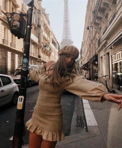 Pin By Manu Souza On French Lifestyle In 2021 Paris Dresses Model Aesthetic Classy Paris