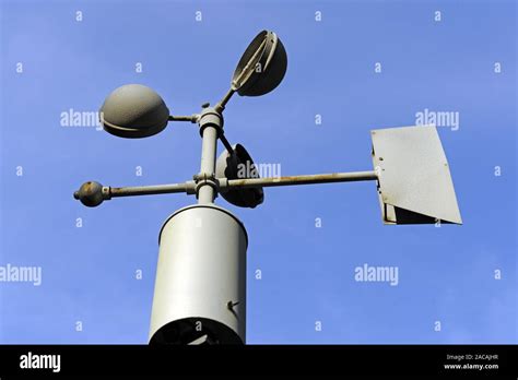 Cup star anemometer with wind vane for measuring wind speed Stock Photo - Alamy