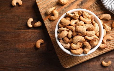 Five nuts that reduce belly fat