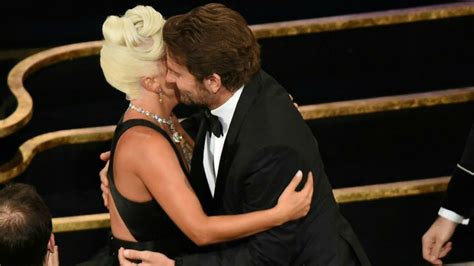 La ex esposa de Bradley Cooper habló de los rumores de romance del