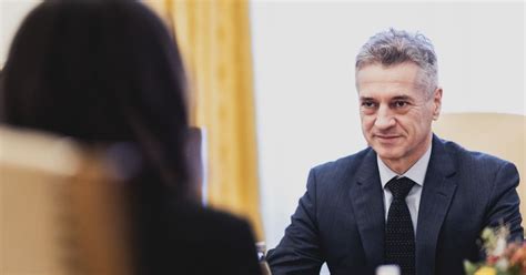 Robert Golob Dr Avnemu Zboru Predlagal Novo Kmetijsko Ministrico Gre