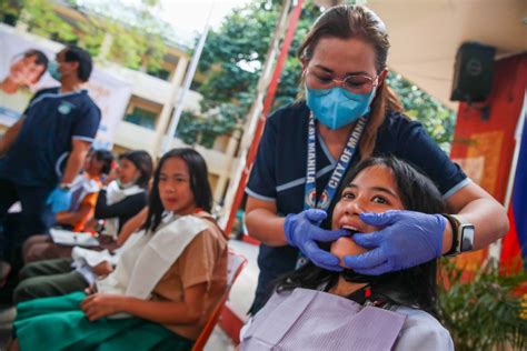 Abs Cbn News On Twitter Look Students Get Free Dentures From The