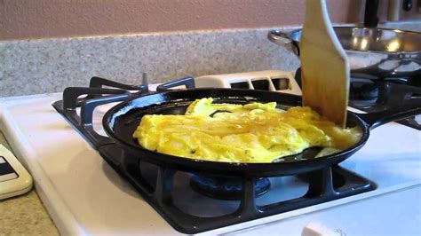 Scrambling Eggs On A Cast Iron Griddle Youtube