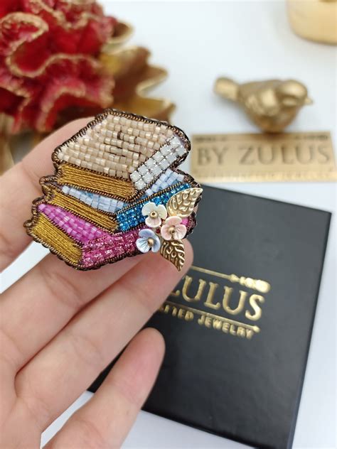 Broche de livres faite main épingle de livres colorés broche faite