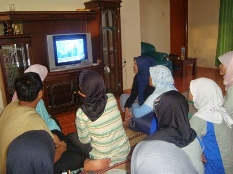 karakter penonton televisi indonesia priajadoel