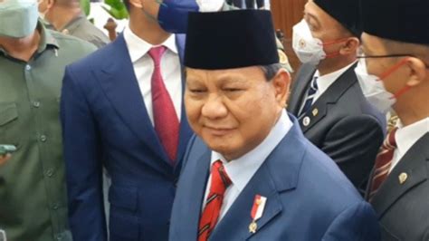 Prabowo Jenguk Luhut Di Singapura