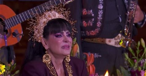 Video Maribel Guardia Rompe En Llanto Tras Cantar Frente A La Virgen