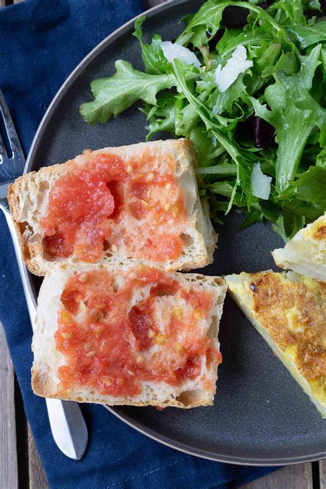 Pan Con Tomate Spanish Tomato Bread Is The Spanish Version Of Garlic Bread Its An Easy Side