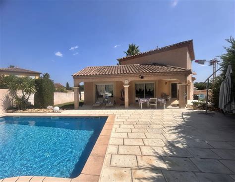 5 room villa 160m2 with pool in Saint Brès