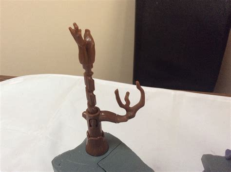 Review – The Lion Guard Hyena Hideout Playset – Mummy and the Cuties