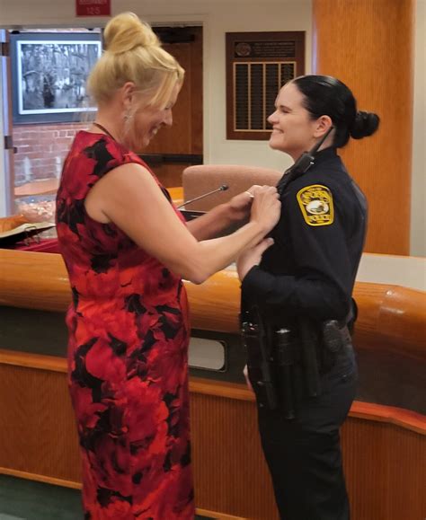 Apopka Police Department Swears In Two More Officers The Apopka Voice