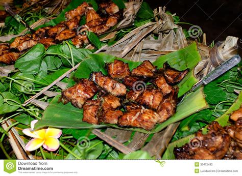 Comida Tropical Servida Al Aire Libre En El Cocinero Islands De La