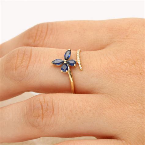 Bague Papillons AÉLYS en Or 375 1000 et Saphirs Bleus et Oxydes AE