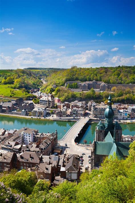 Ponte De Pont Charles De Gaulle Em Dinant Bélgica Foto de Stock