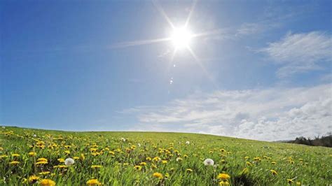 Ambiente Soleado Sobre El Territorio Nacional