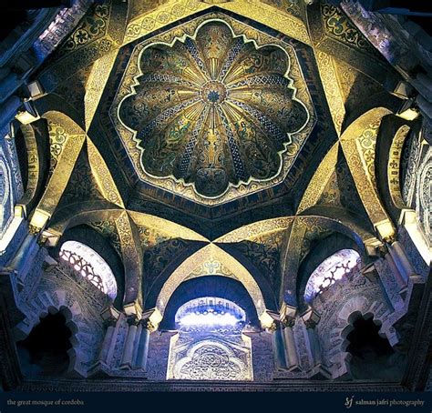 40 Beautiful Mosque Ceilings That Highlight Islamic Architecture