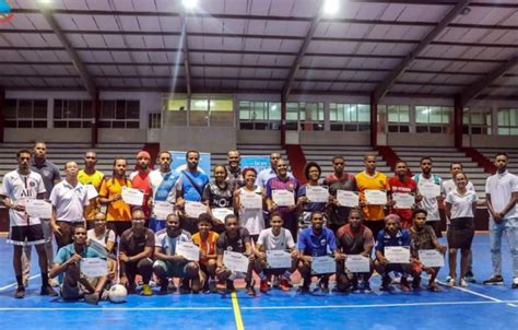 Câmara Municipal do Sal capacita 30 árbitros de futsal nas novas regras