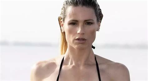 Michelle Hunziker Fisico Mozzafiato In Bikini In Riviera Qui Mi Si Sbloccano Ricordi Italia