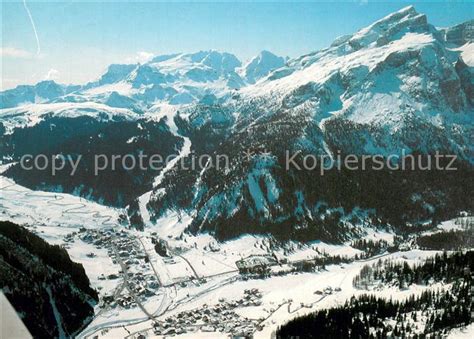 AK Ansichtskarte Corvara Pustertal Suedtirol Winterpanorama Dolomiten