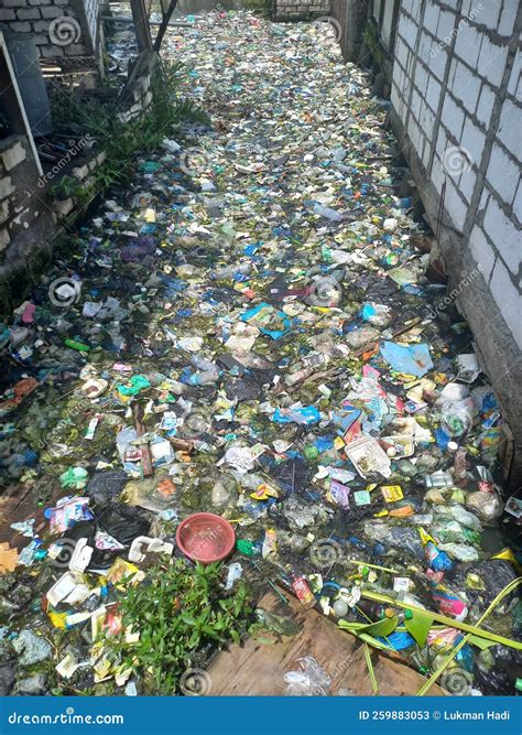 River Overflows Due To Environmental Pollution, Surabaya, 26 Oktober