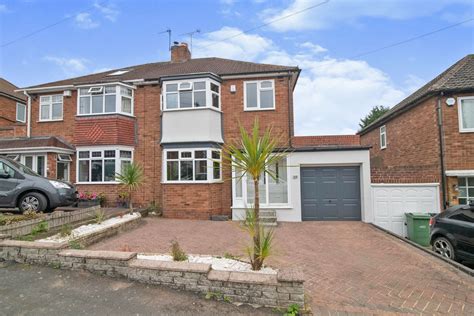 3 Bedroom Semi Detached House For Sale In Roundhills Road Halesowen