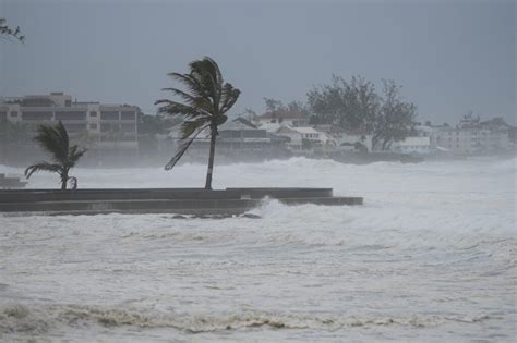 Uragano Beryl Si Abbatte Sulle Isole Dei Caraibi Venti Fino A Km H