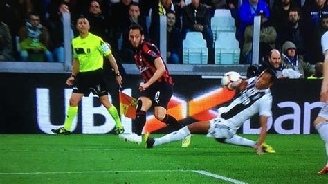 Moviola E Var Di Juventus Milan Manca Un Rigore Al Milan Gratuito Il