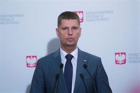 Powrót do szkół Wytyczne MEN Minister Dariusz Piontkowski wyjaśnia