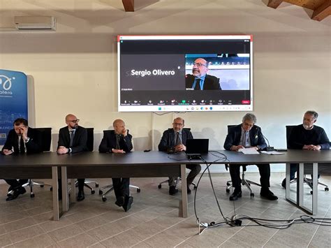 Basilicata Punta Sullefficientamento Dellilluminazione Pubblica E