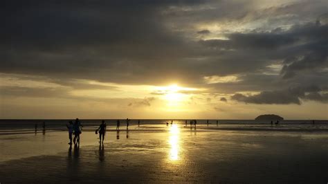 What Ashley Love...: Sunset @ Tanjung Aru Beach