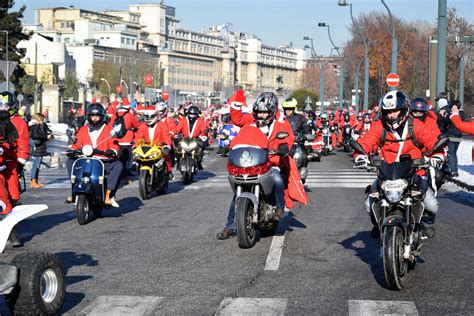 Babbi Natale A Torino Per Il Regina Margherita Centotorri