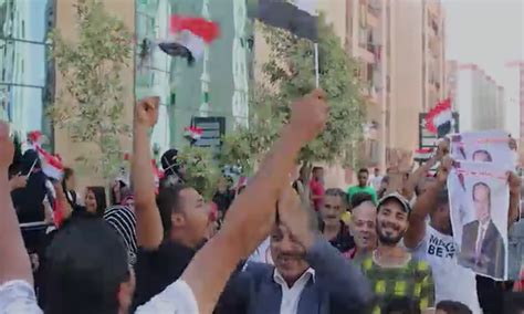 طوابير على مكاتب التوثيق ببولاق وحلوان لتحرير توكيلات الرئيس السيسي