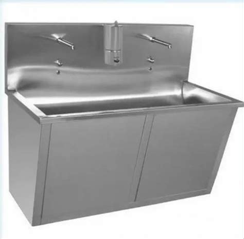 Silver Surgical Scrub Sink Station Manual Mm X Mm At Rs