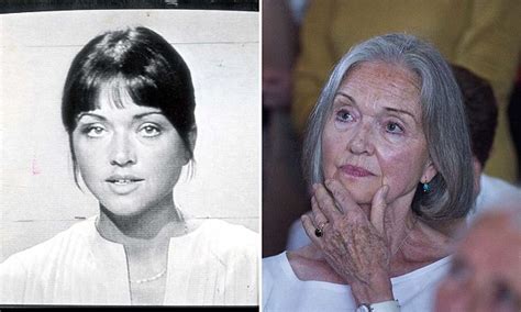 Hot Sexy Anna Ford Bikini Pics