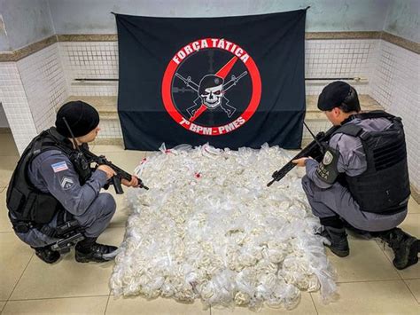 A Gazeta Polícia Detém Três E Apreende 26 Mil Pinos De Cocaína Em Viana