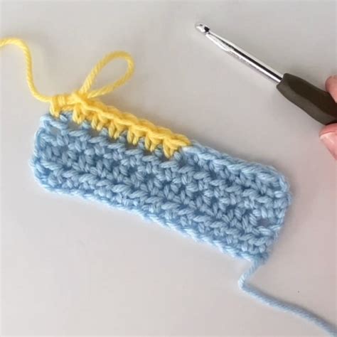 how to change yarn colors while crocheting