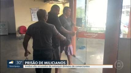 V Deo Dois Milicianos S O Presos Na Pra A Seca Na Zona Oeste Do Rio