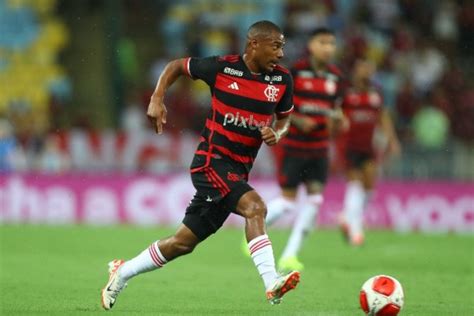 De La Cruz Revela MÚsica Favorita Da Torcida Do Flamengo Mais Me