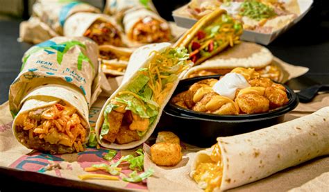 Taco Bell Value Meal Combo Whats In The 7 Luxe Cravings Box