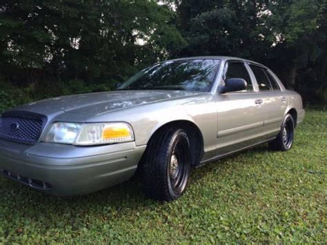 Ford Crown Victoria