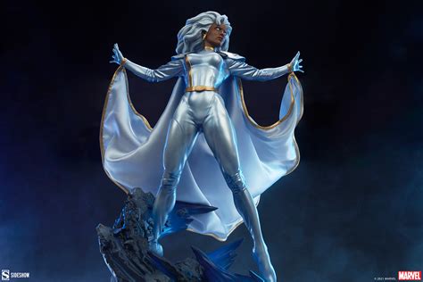 Sideshows Premium Format Storm Statue Is Shiny And New