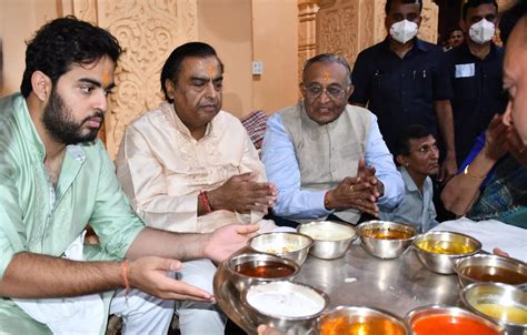 Gujarat Mukesh Ambani Son Akash Visit Somnath Temple On Mahashivratri Donate Rs 11cr