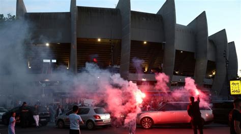 Berliner Tageszeitung Mbappé e a torcida do PSG uma relação