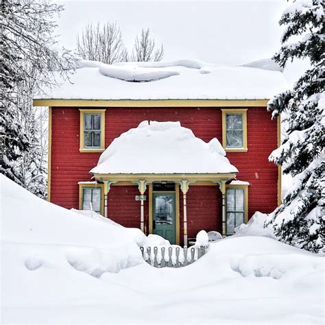 Colorful Cabins - Travel Crested Butte