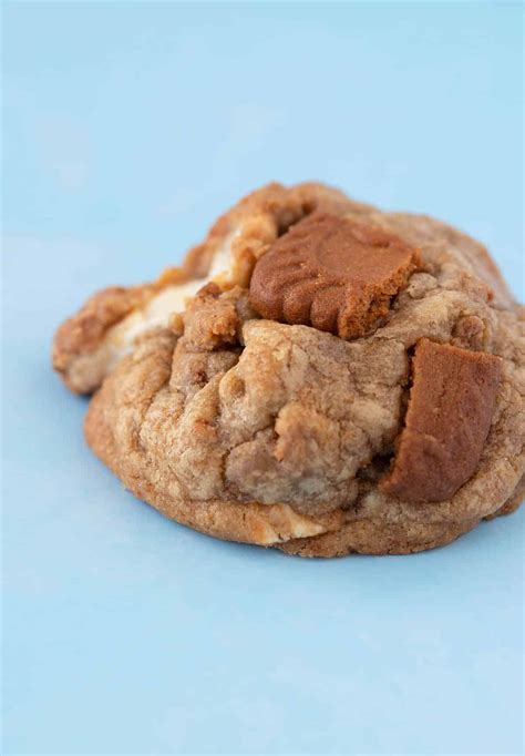 BIG Biscoff Cookies (New York Style) - Sweetest Menu